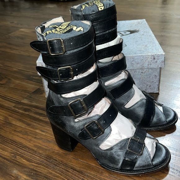 Freebird By Steven Black “Bond” Sandals Size 11 - Picture 1 of 12